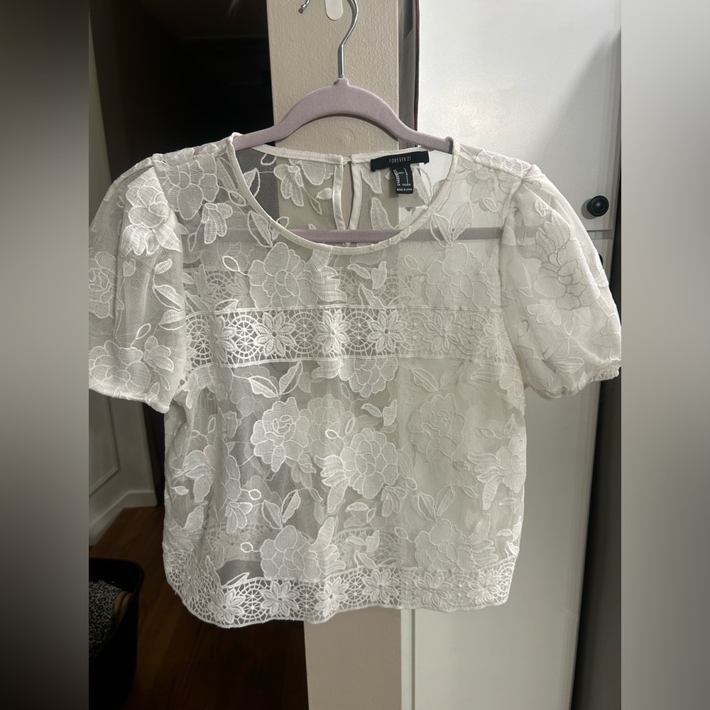 Cream floral see through top. Size L. Forever 21. Smoke free home.